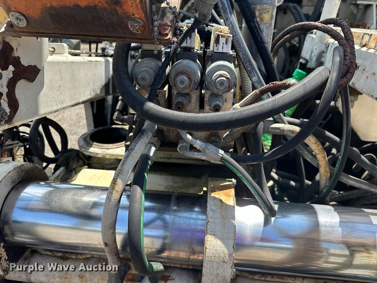 image for item NR9931 Cedarapids  CR361R paver