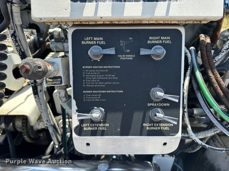 image for item NR9931 Cedarapids  CR361R paver