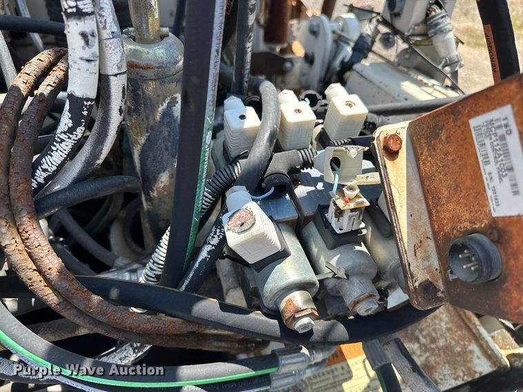 image for item NR9931 Cedarapids  CR361R paver