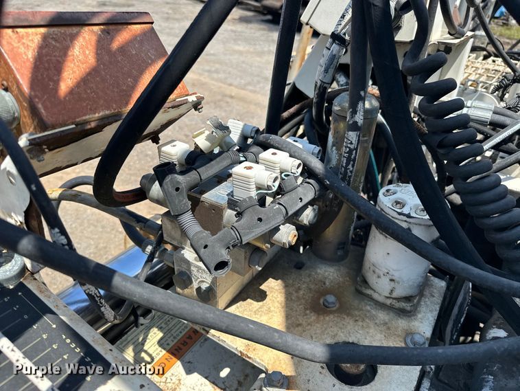 image for item NR9931 Cedarapids  CR361R paver