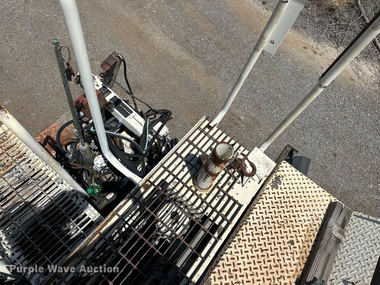 image for item NR9931 Cedarapids  CR361R paver