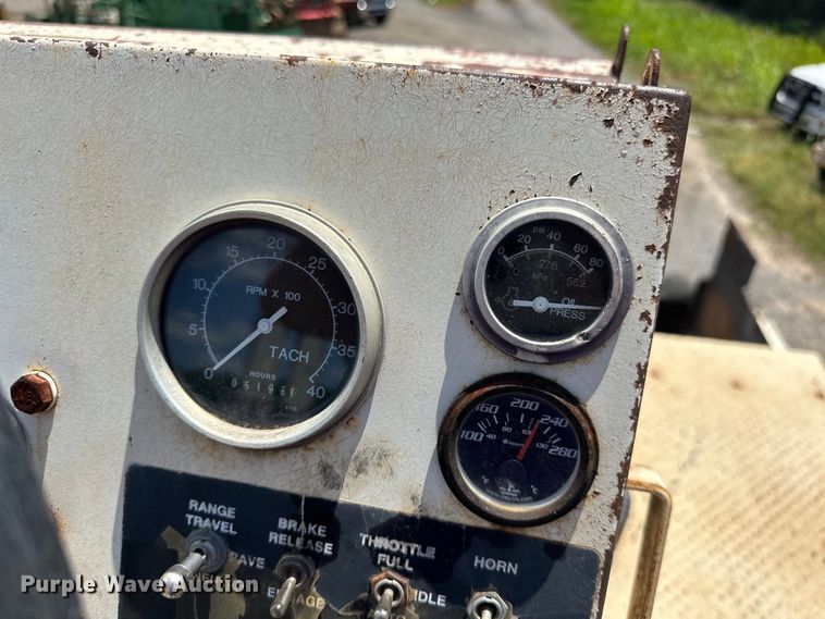 image for item NR9931 Cedarapids  CR361R paver