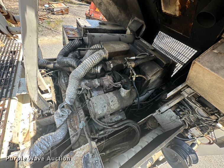 image for item NR9931 Cedarapids  CR361R paver