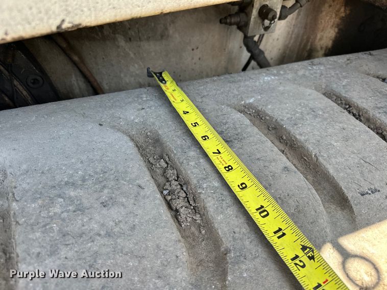 image for item NR9931 Cedarapids  CR361R paver