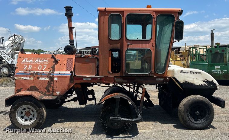 image for item NR9932 Broce  RC350 broom