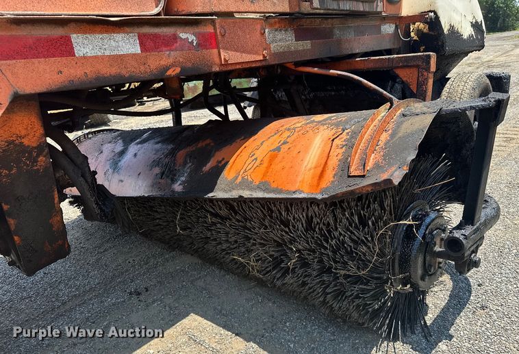 image for item NR9932 Broce  RC350 broom