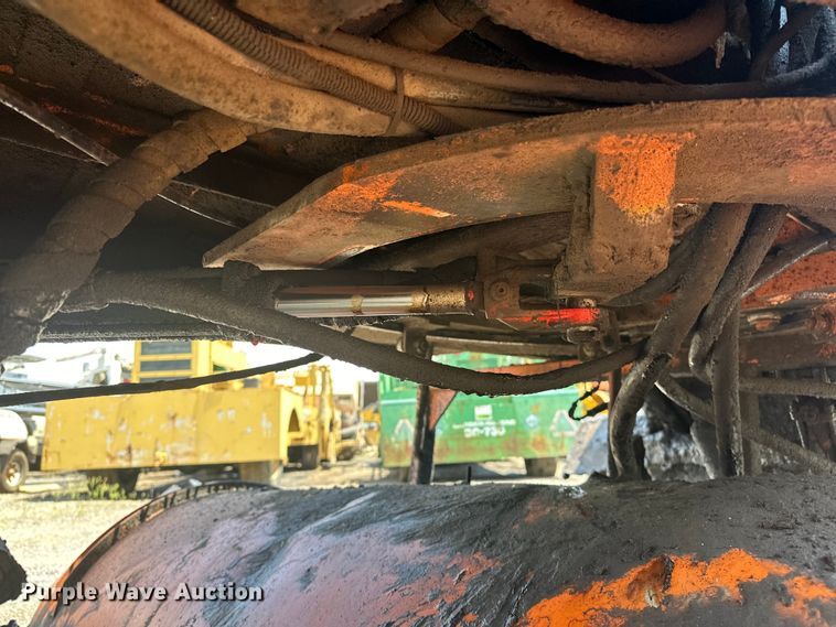 image for item NR9932 Broce  RC350 broom