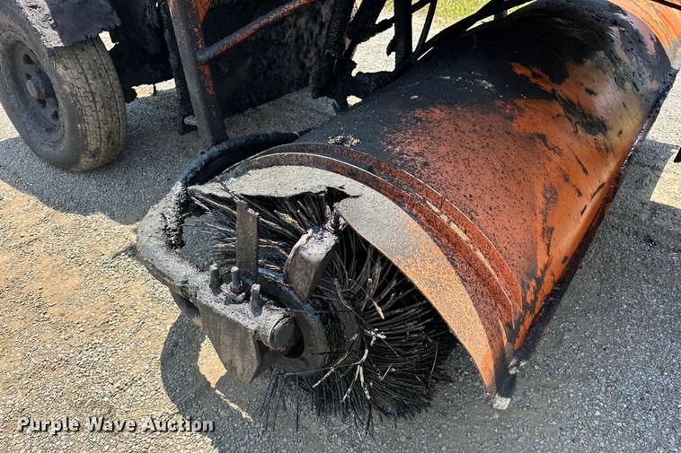 image for item NR9932 Broce  RC350 broom