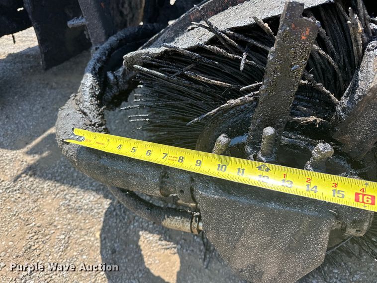 image for item NR9932 Broce  RC350 broom