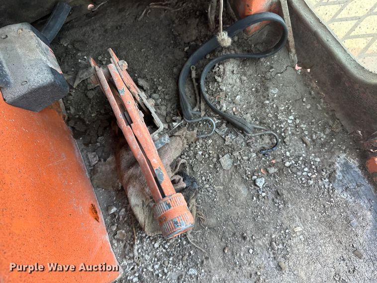 image for item NR9932 Broce  RC350 broom