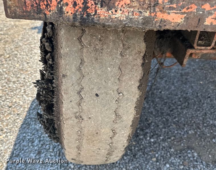 image for item NR9932 Broce  RC350 broom