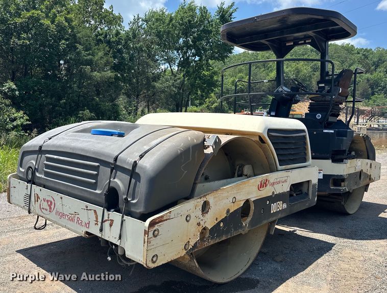 image for item NR9933 2006 Ingersoll Rand DD138 HFA double drum vibratory roller