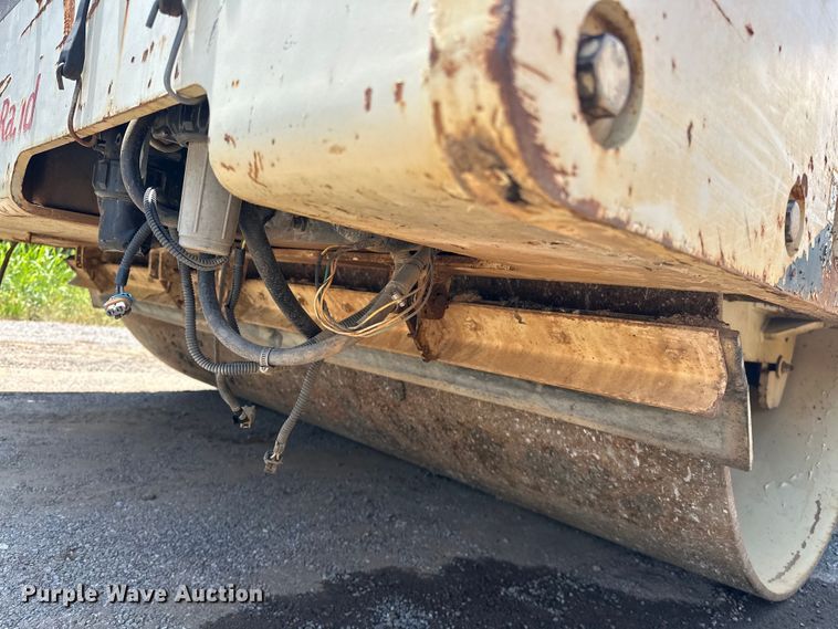 image for item NR9933 2006 Ingersoll Rand DD138 HFA double drum vibratory roller