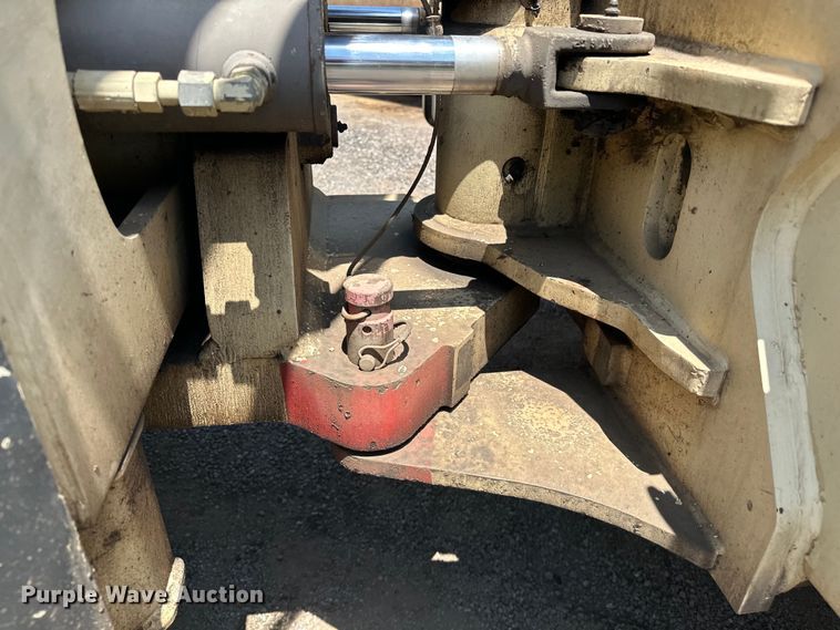 image for item NR9933 2006 Ingersoll Rand DD138 HFA double drum vibratory roller