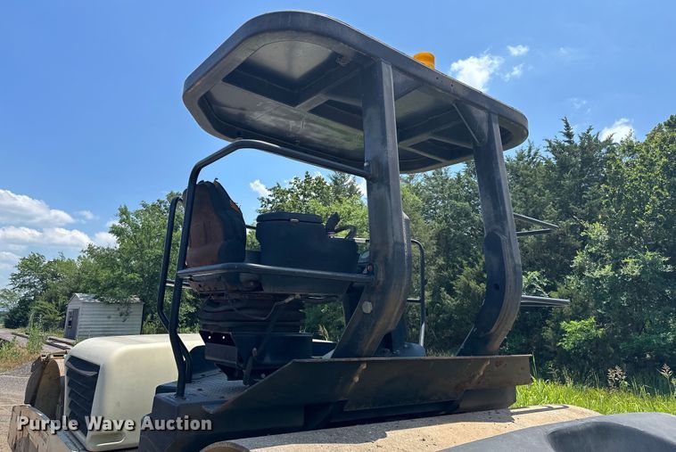 image for item NR9933 2006 Ingersoll Rand DD138 HFA double drum vibratory roller