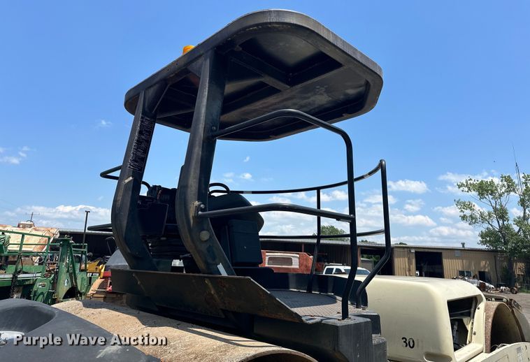 image for item NR9933 2006 Ingersoll Rand DD138 HFA double drum vibratory roller