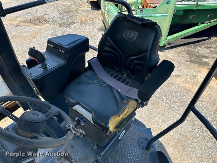 image for item NR9933 2006 Ingersoll Rand DD138 HFA double drum vibratory roller