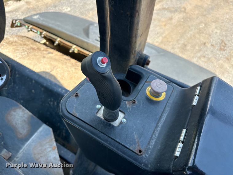 image for item NR9933 2006 Ingersoll Rand DD138 HFA double drum vibratory roller