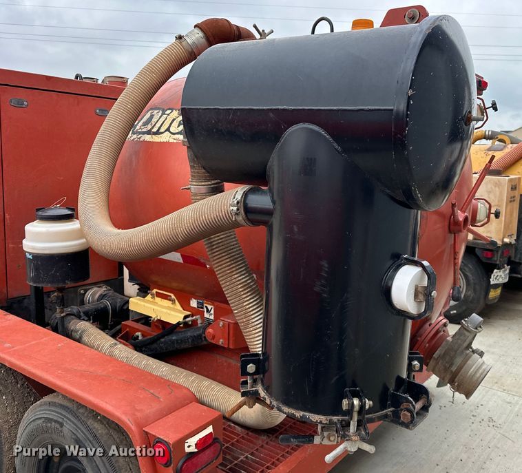 image for item NR9943 2007 Ditch Witch  FX60 vacuum excavator