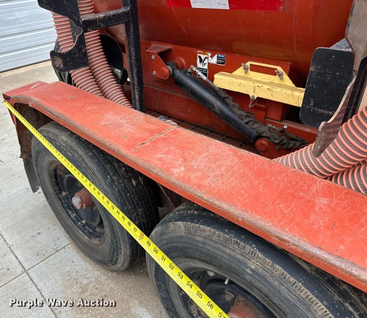 image for item NR9943 2007 Ditch Witch  FX60 vacuum excavator