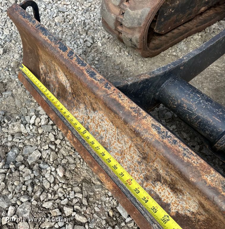 image for item NR9947 2018 Yanmar VIO35-6A mini excavator