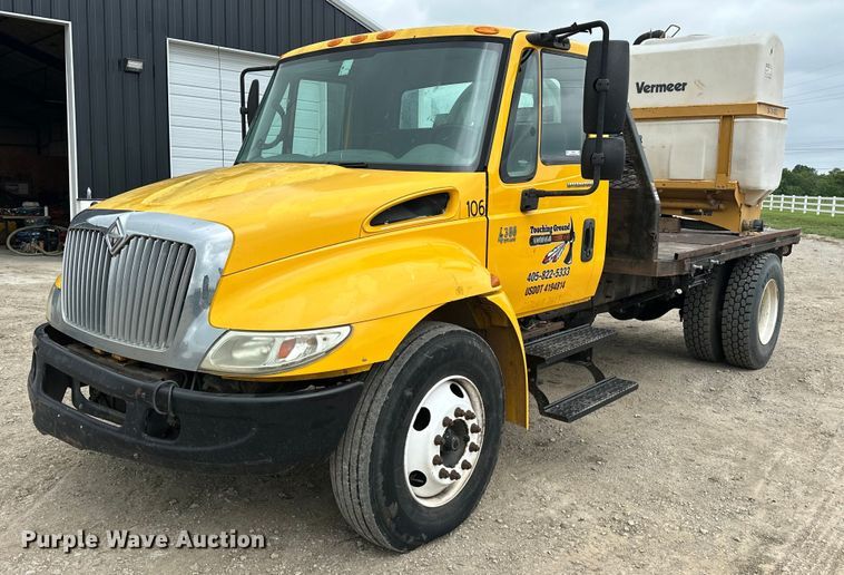 image for item NR9950 2007 International  4300 SBA flatbed truck