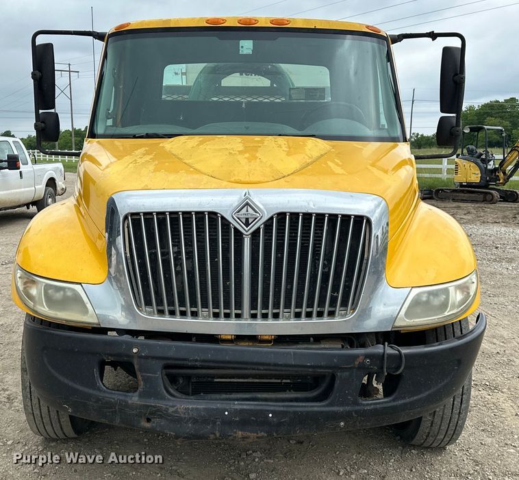 image for item NR9950 2007 International  4300 SBA flatbed truck