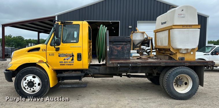 image for item NR9950 2007 International  4300 SBA flatbed truck