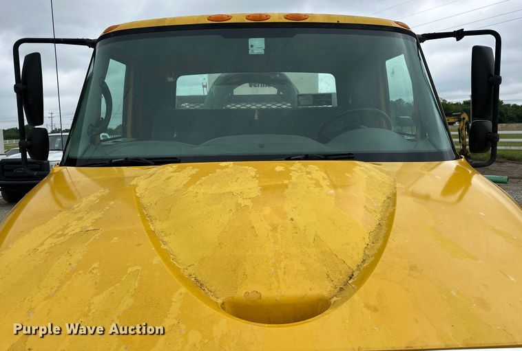 image for item NR9950 2007 International  4300 SBA flatbed truck