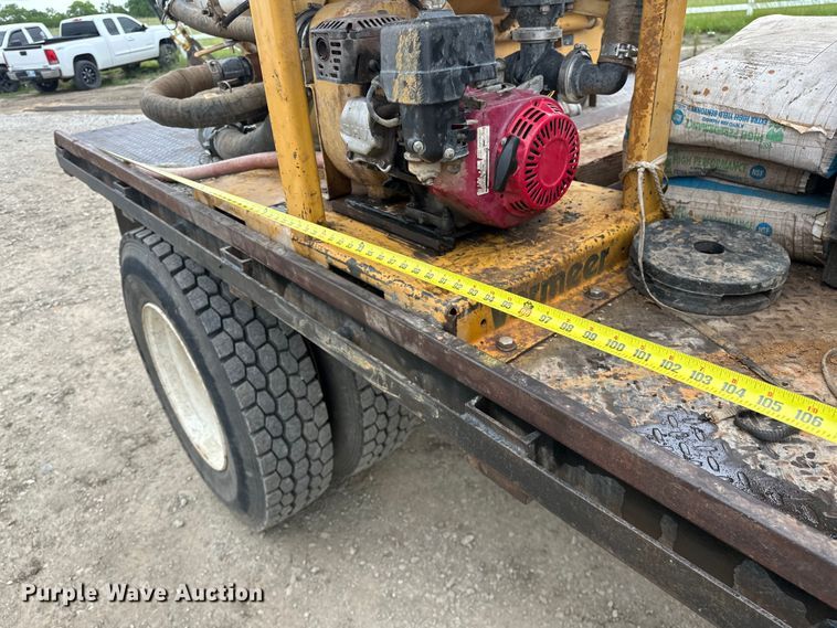 image for item NR9950 2007 International  4300 SBA flatbed truck