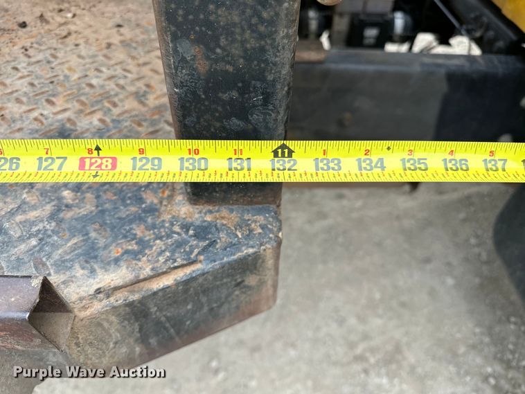 image for item NR9950 2007 International  4300 SBA flatbed truck