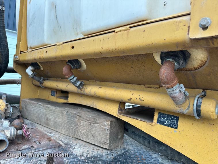 image for item NR9950 2007 International  4300 SBA flatbed truck