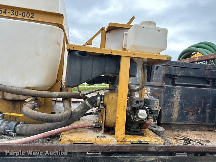 image for item NR9950 2007 International  4300 SBA flatbed truck