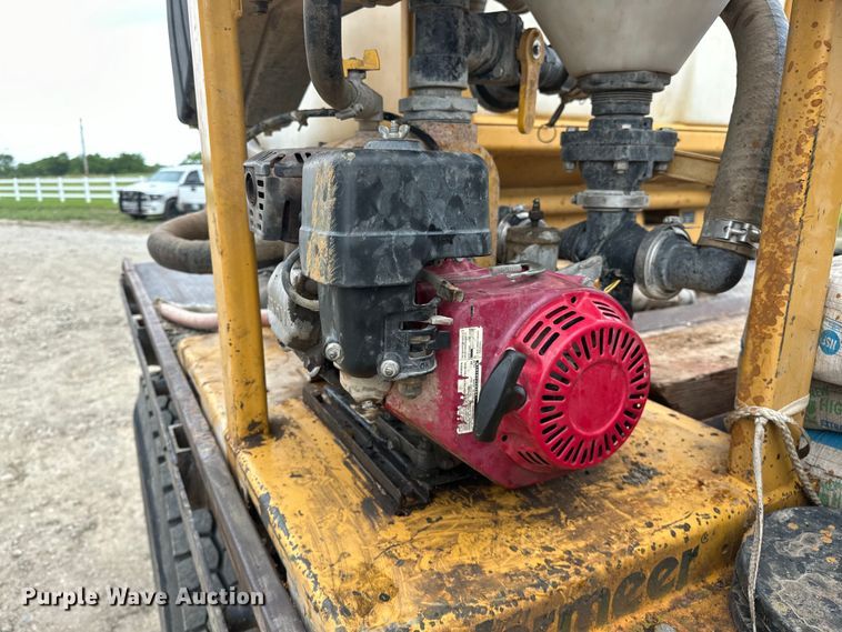 image for item NR9950 2007 International  4300 SBA flatbed truck