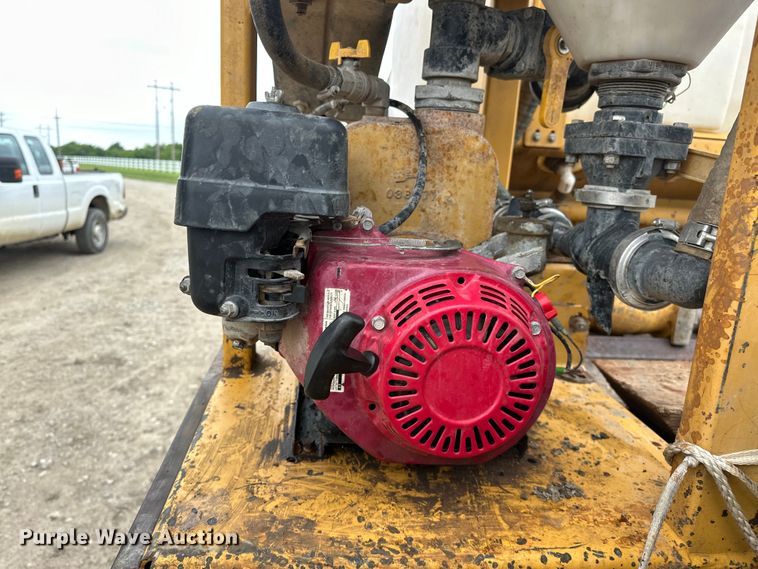 image for item NR9950 2007 International  4300 SBA flatbed truck