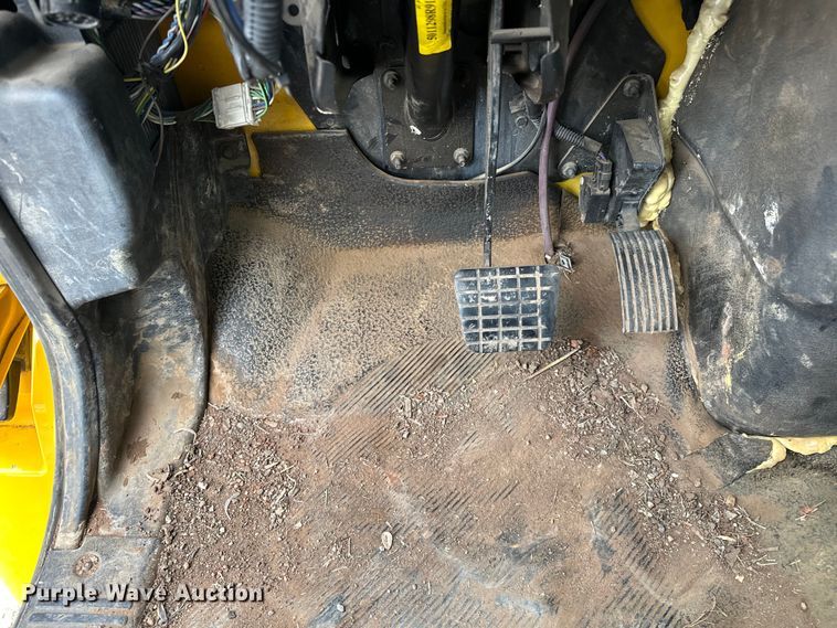 image for item NR9950 2007 International  4300 SBA flatbed truck