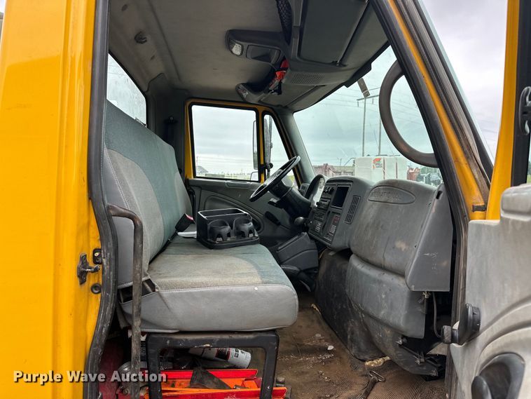 image for item NR9950 2007 International  4300 SBA flatbed truck