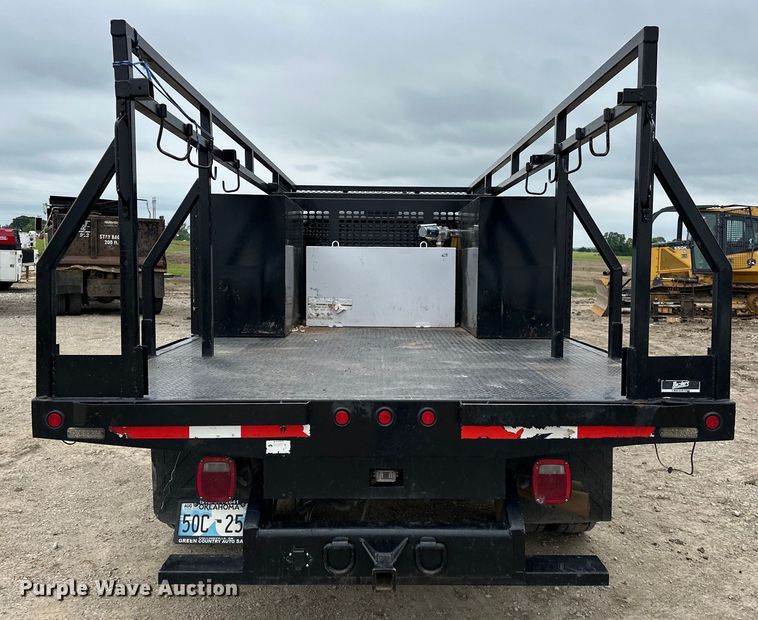 image for item NR9955 2016 Ford F550 Super Duty flatbed truck