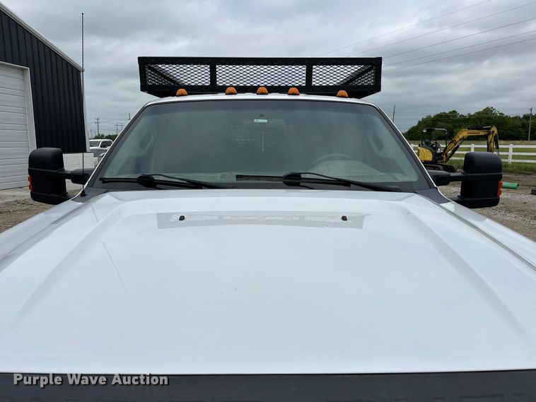 image for item NR9955 2016 Ford F550 Super Duty flatbed truck