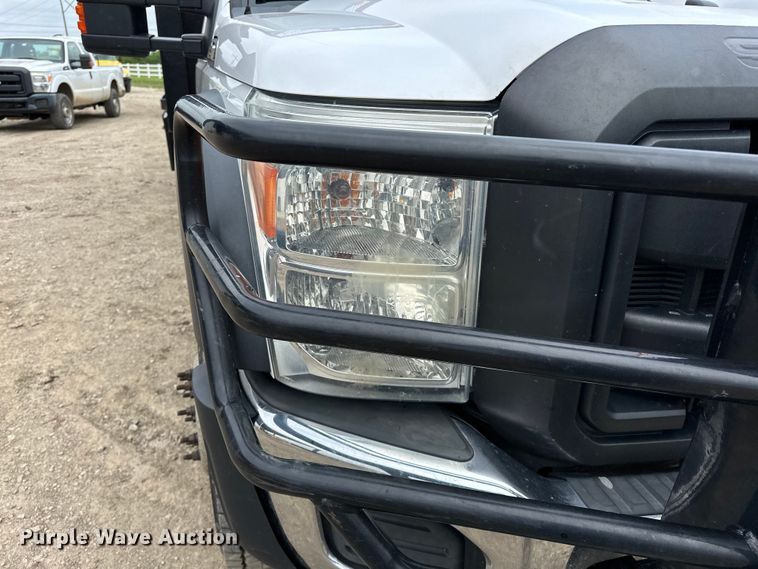 image for item NR9955 2016 Ford F550 Super Duty flatbed truck