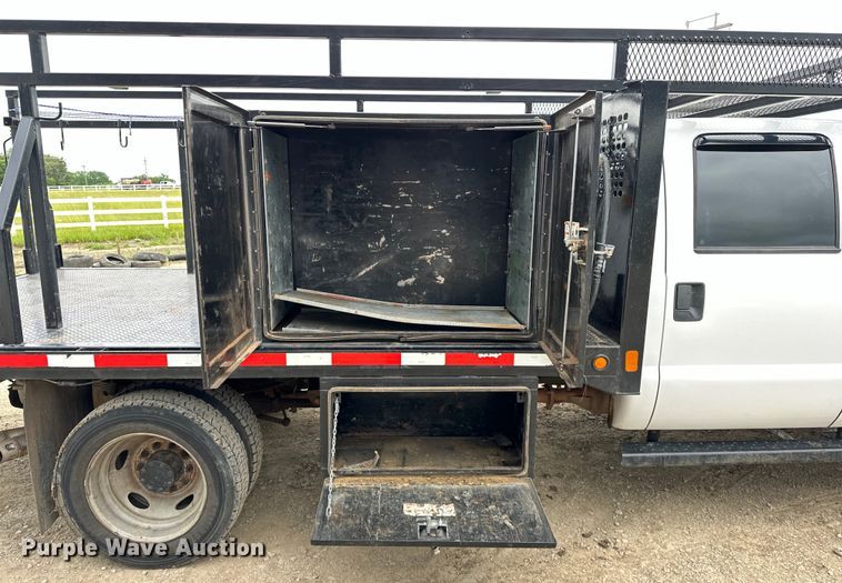 image for item NR9955 2016 Ford F550 Super Duty flatbed truck