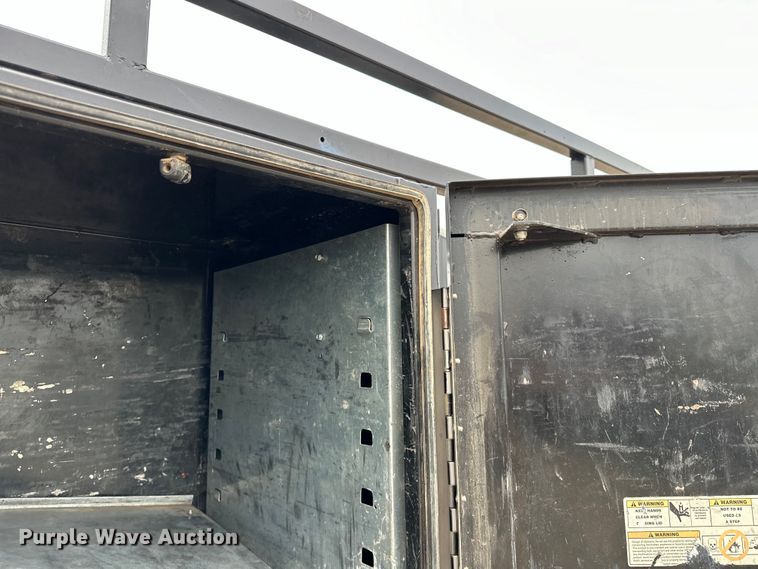 image for item NR9955 2016 Ford F550 Super Duty flatbed truck