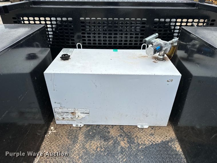 image for item NR9955 2016 Ford F550 Super Duty flatbed truck