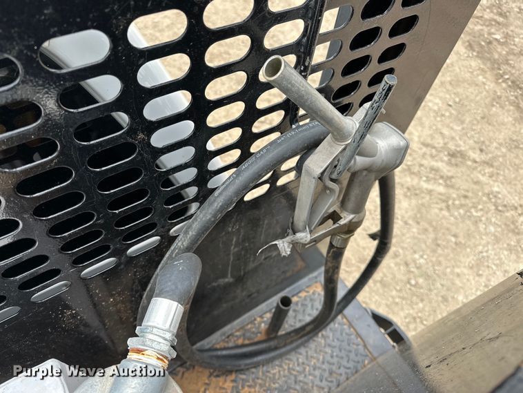 image for item NR9955 2016 Ford F550 Super Duty flatbed truck