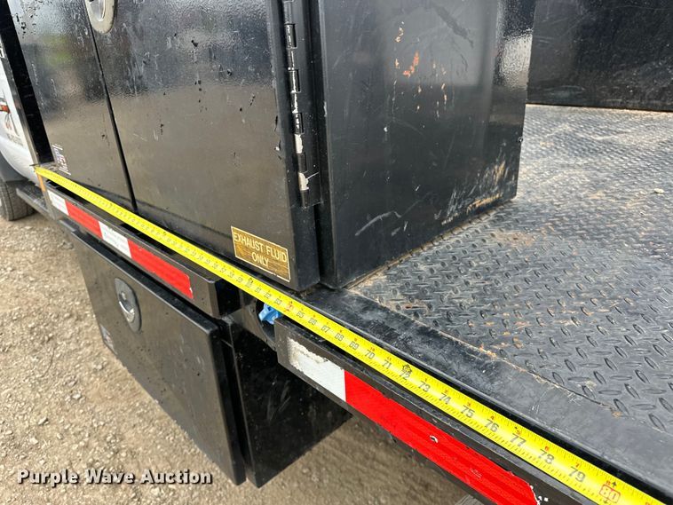 image for item NR9955 2016 Ford F550 Super Duty flatbed truck
