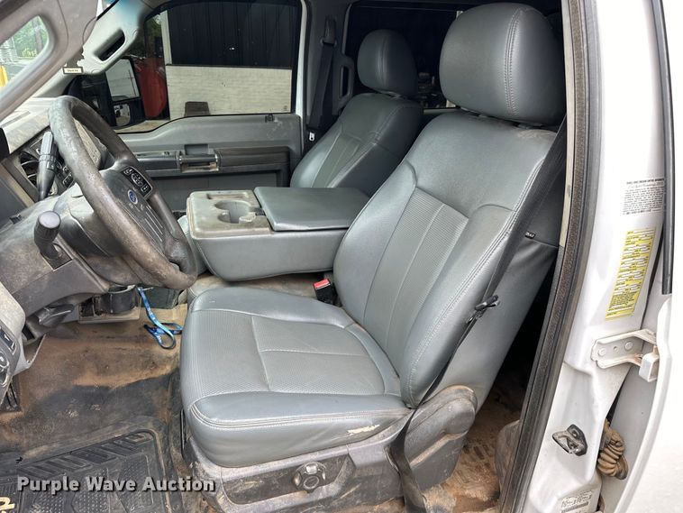 image for item NR9955 2016 Ford F550 Super Duty flatbed truck