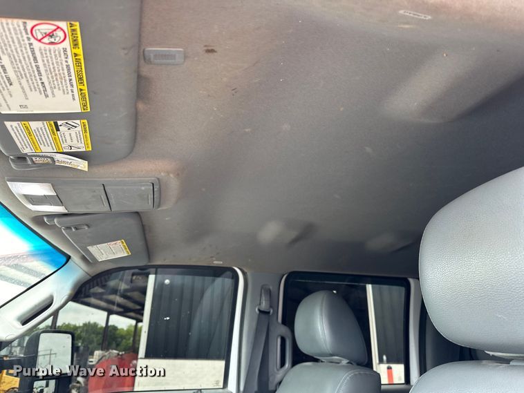 image for item NR9955 2016 Ford F550 Super Duty flatbed truck