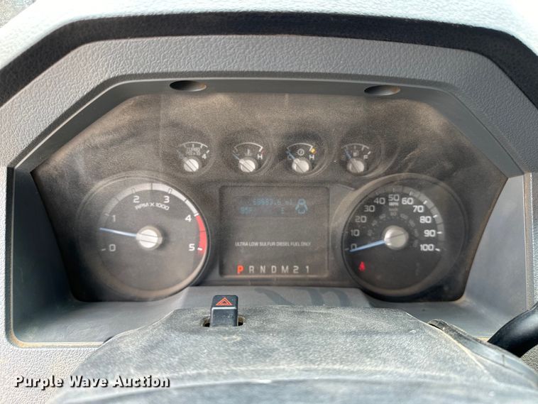 image for item NR9955 2016 Ford F550 Super Duty flatbed truck