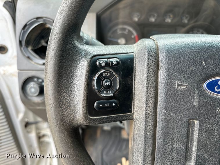 image for item NR9955 2016 Ford F550 Super Duty flatbed truck