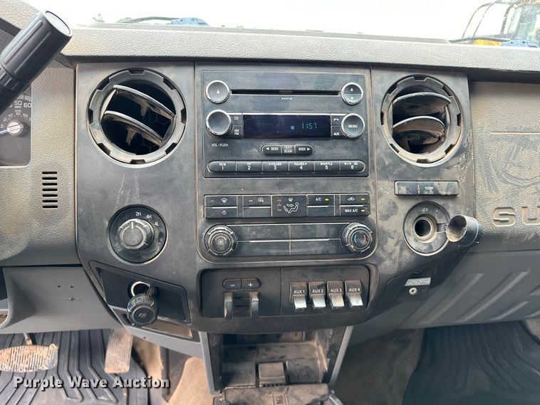 image for item NR9955 2016 Ford F550 Super Duty flatbed truck